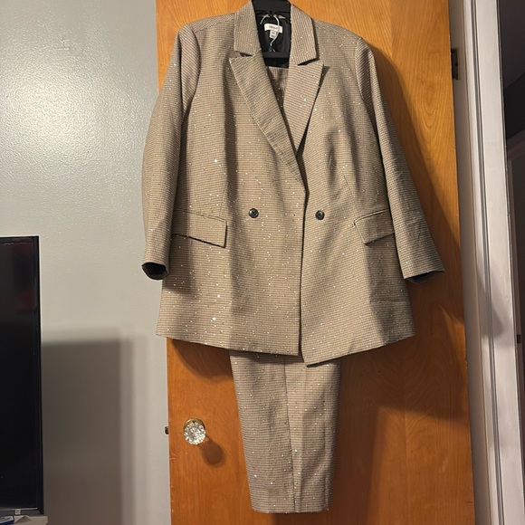 On 34th plaid and sequin suit - Picture 1 of 6
